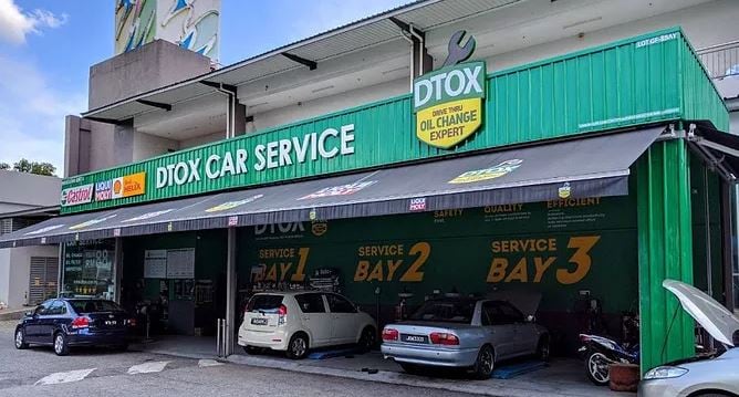 DTOX service bays with cars being serviced